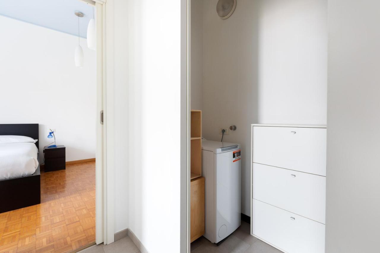 Ferienwohnung Cozy Apt With Balcony - Mm2 Sant'Agostino Mailand Exterior foto