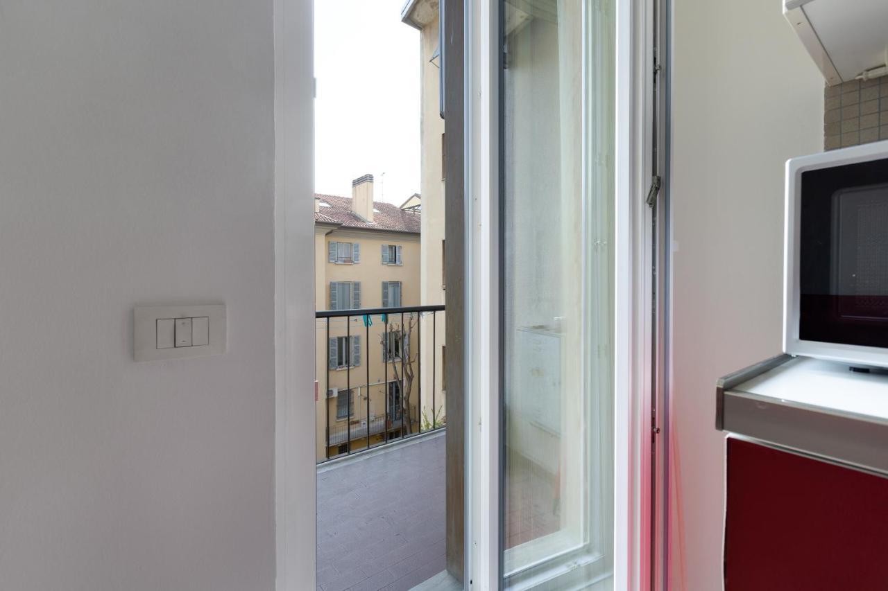 Ferienwohnung Cozy Apt With Balcony - Mm2 Sant'Agostino Mailand Exterior foto